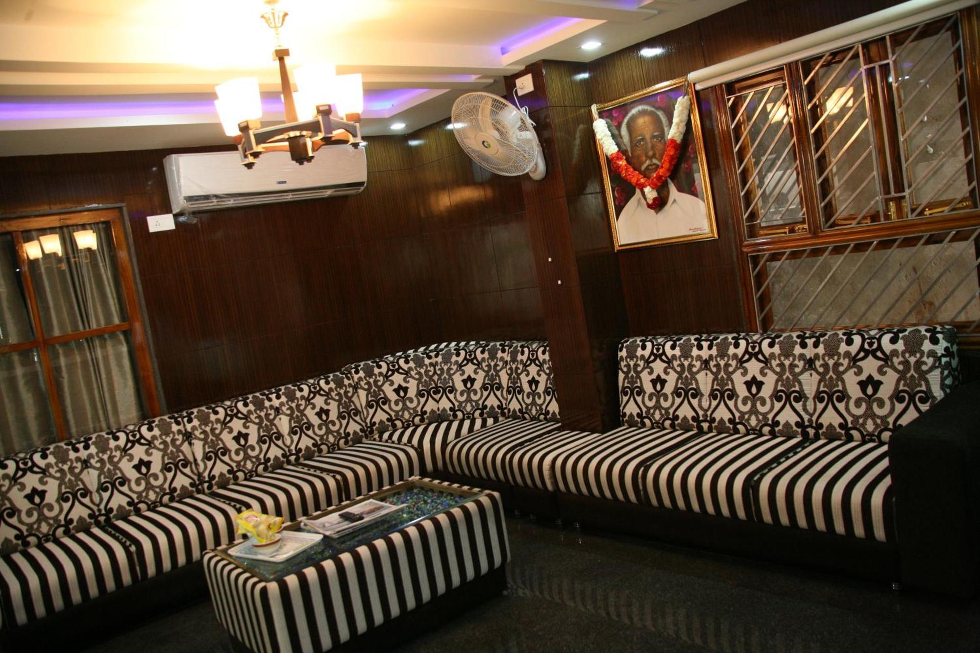 Kvp Inn Тирупати Екстериор снимка
